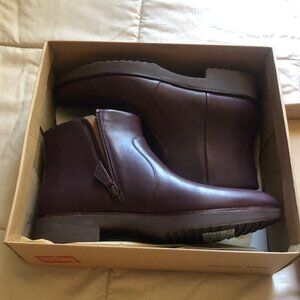 New In Box Women's Size 9 FitFlop Leather Boots